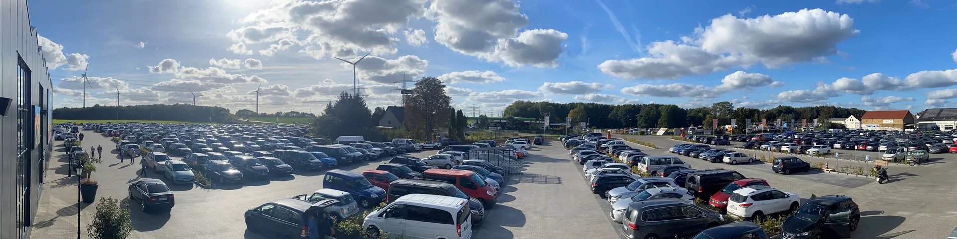 Parkplatz-887-292-9647-3035